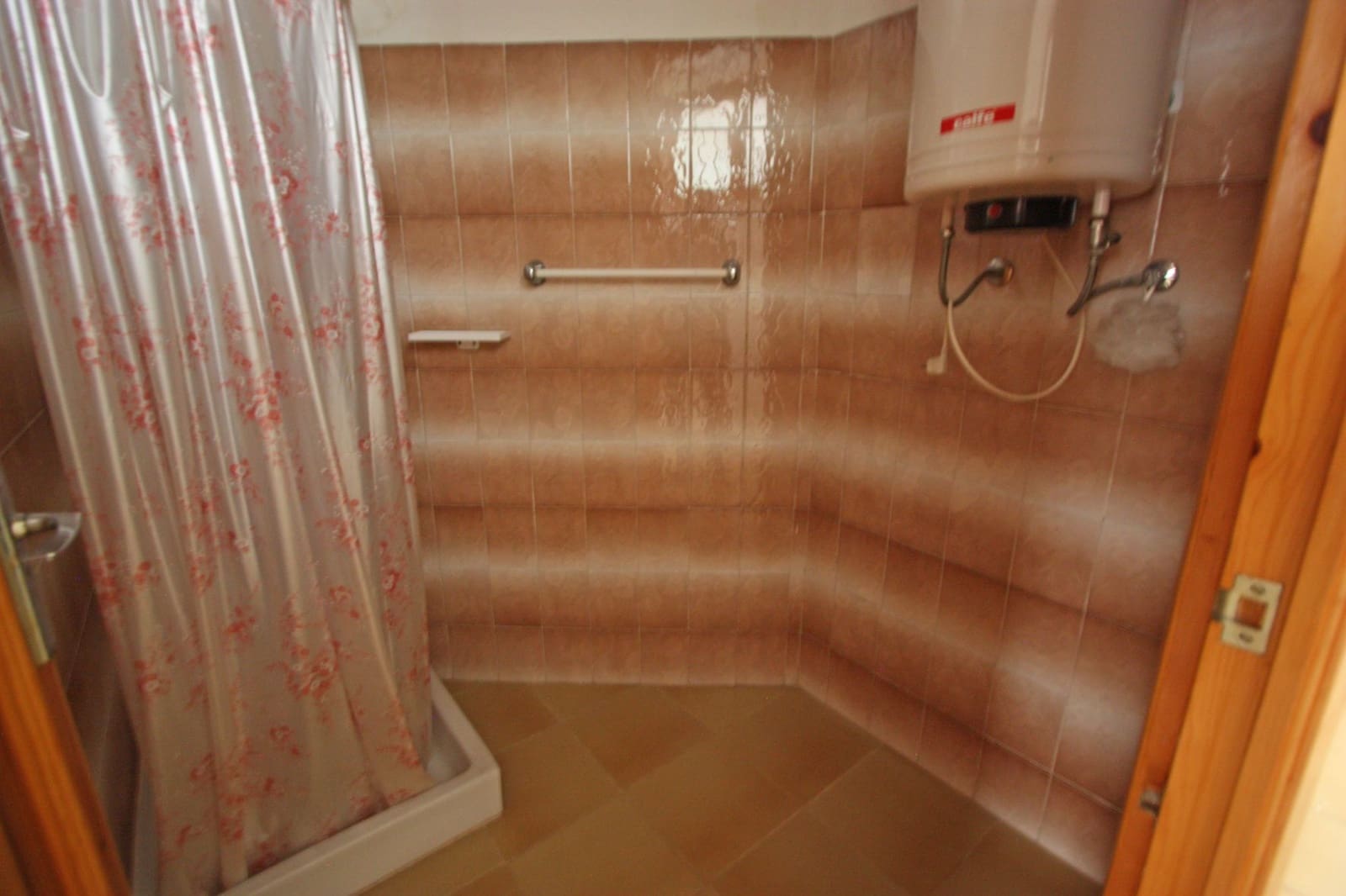 7 slaapkamer Huis te koop in Sagra met garage - € 130.000 (Ref: 7677135)