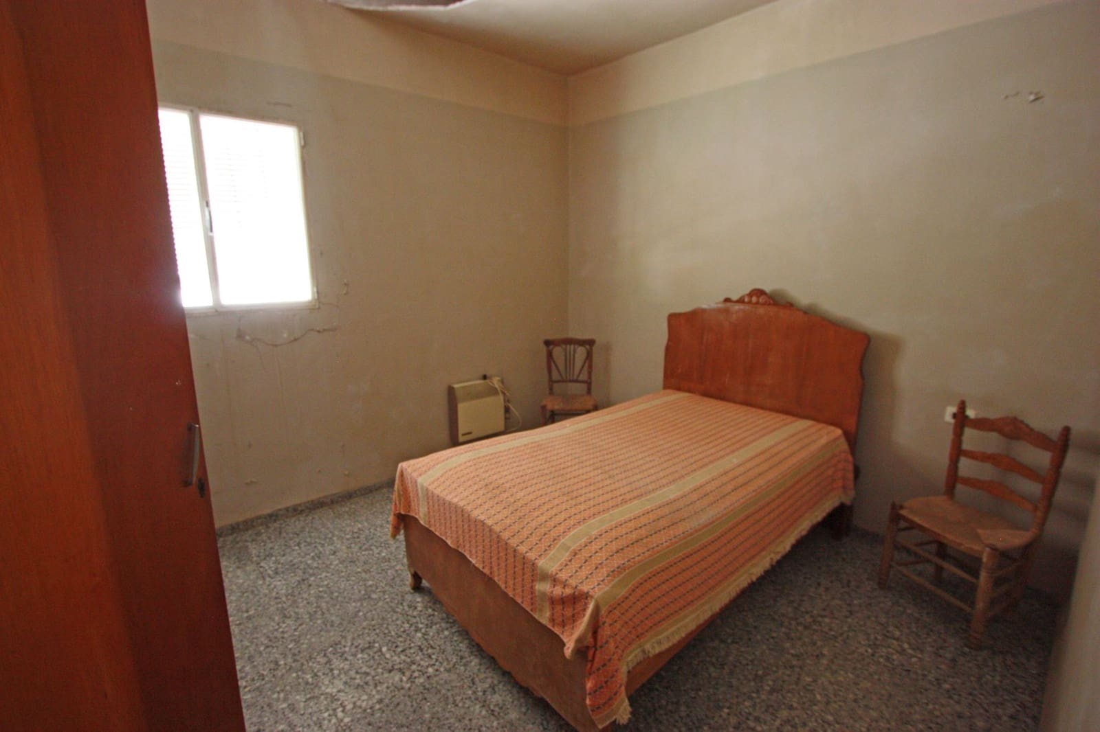 7 slaapkamer Huis te koop in Sagra met garage - € 130.000 (Ref: 7677135)