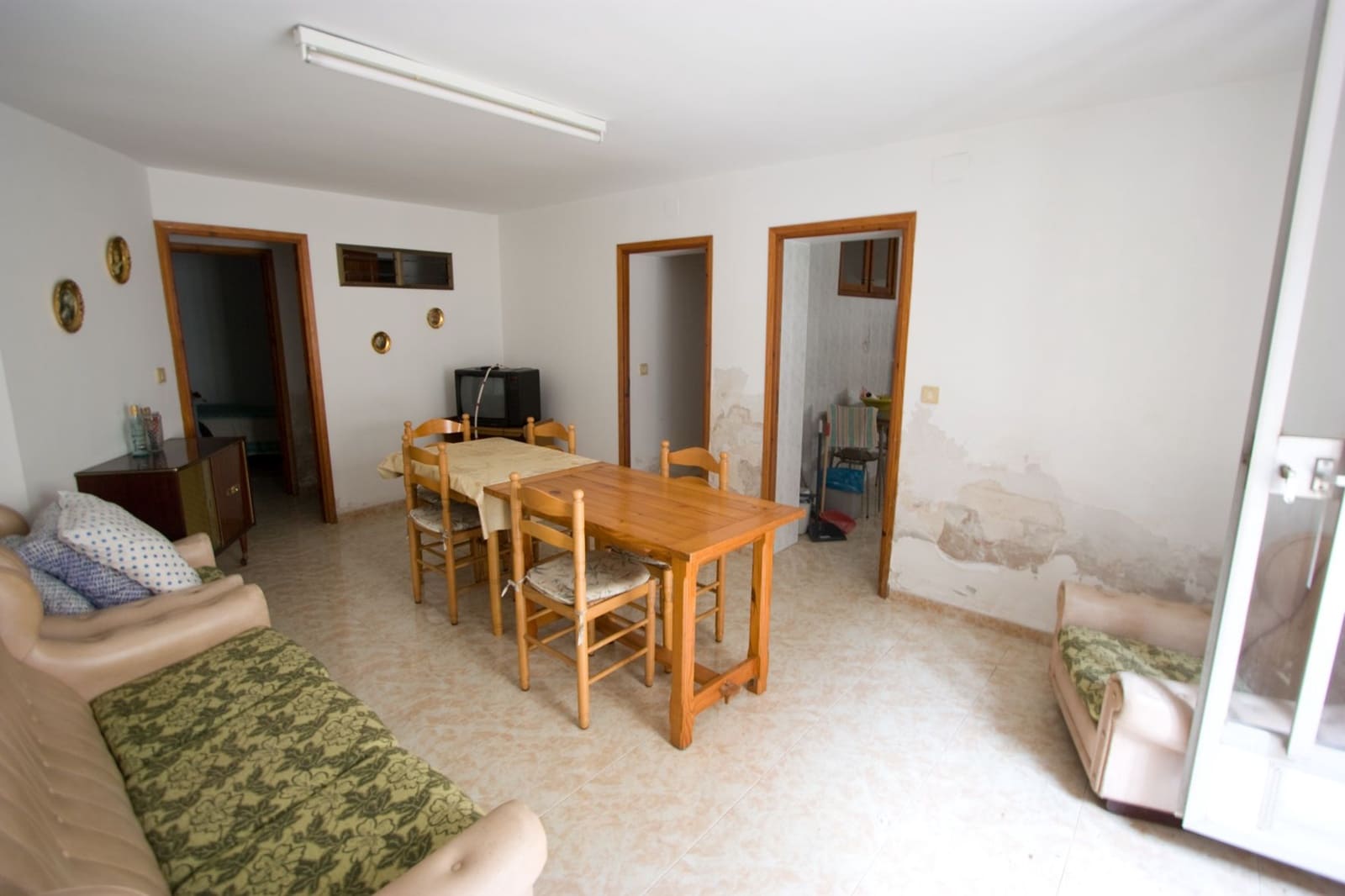 7 slaapkamer Huis te koop in Sagra met garage - € 130.000 (Ref: 7677135)