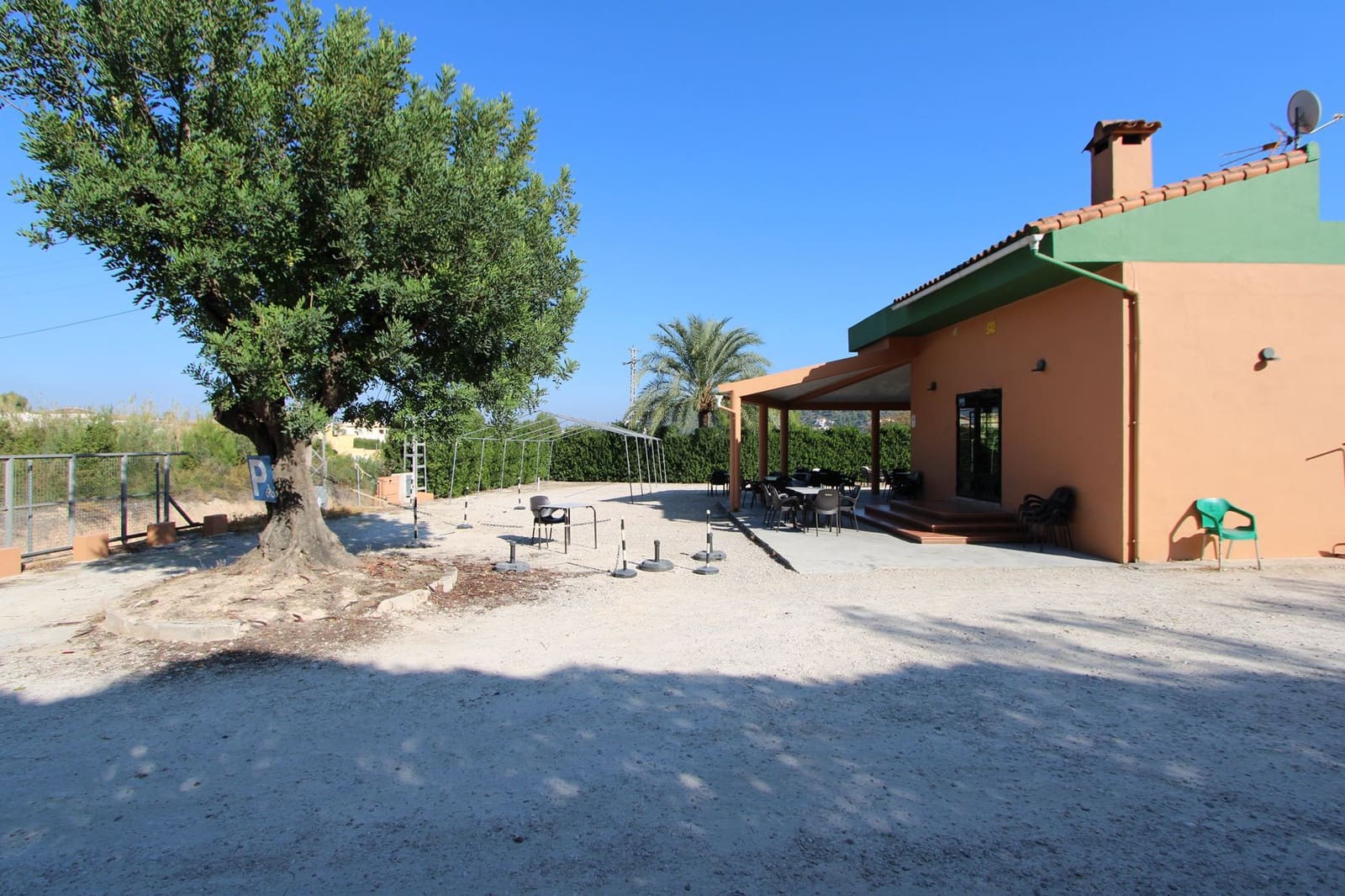 Comercial para venda em Orba com garagem - 350 000 € (Ref: 7977784)