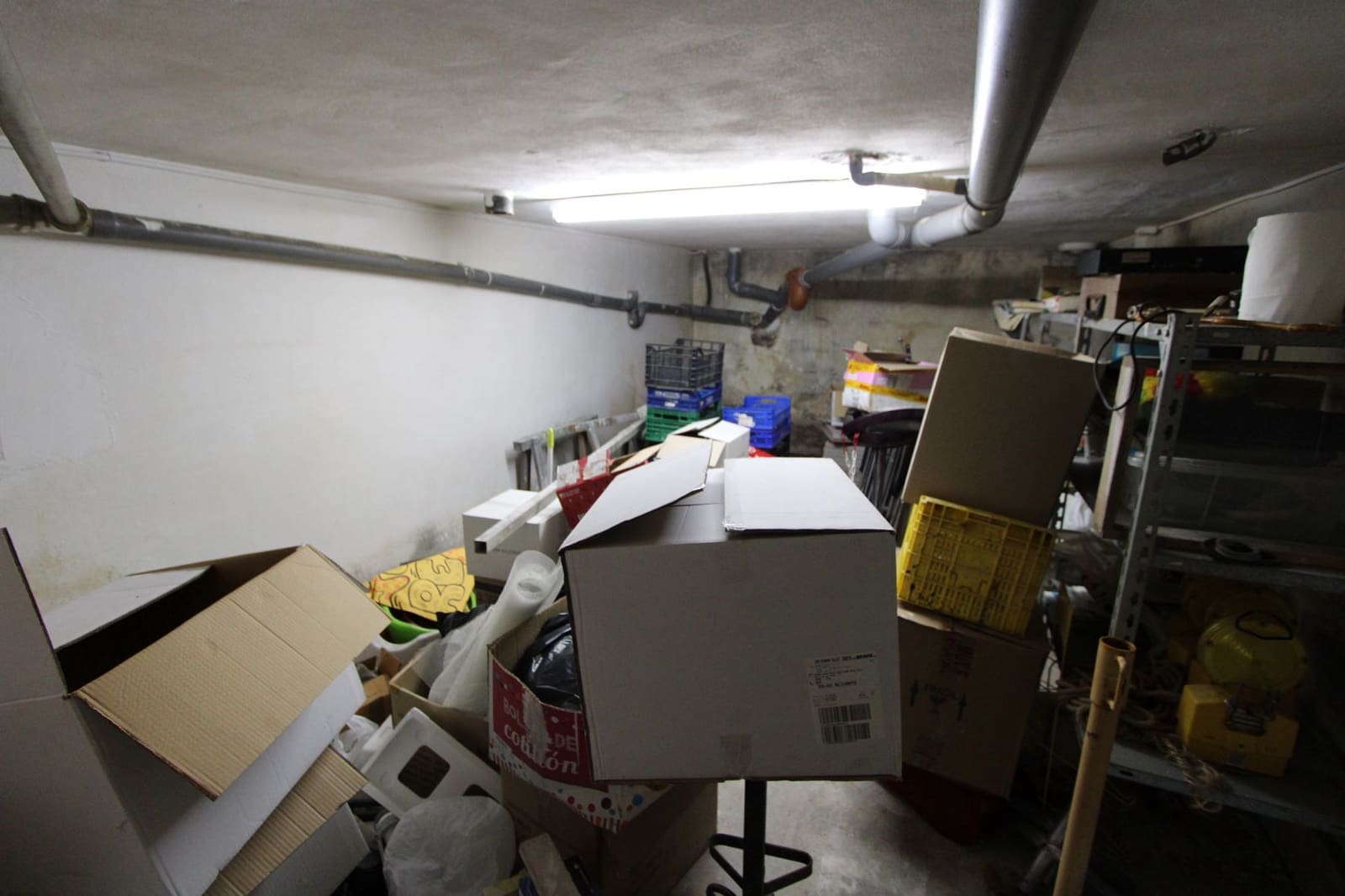 Comercial para venda em Orba com garagem - 350 000 € (Ref: 7977784)