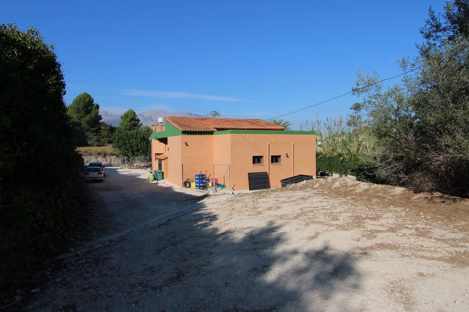 Comercial para venda em Orba com garagem - 350 000 € (Ref: 7977784)