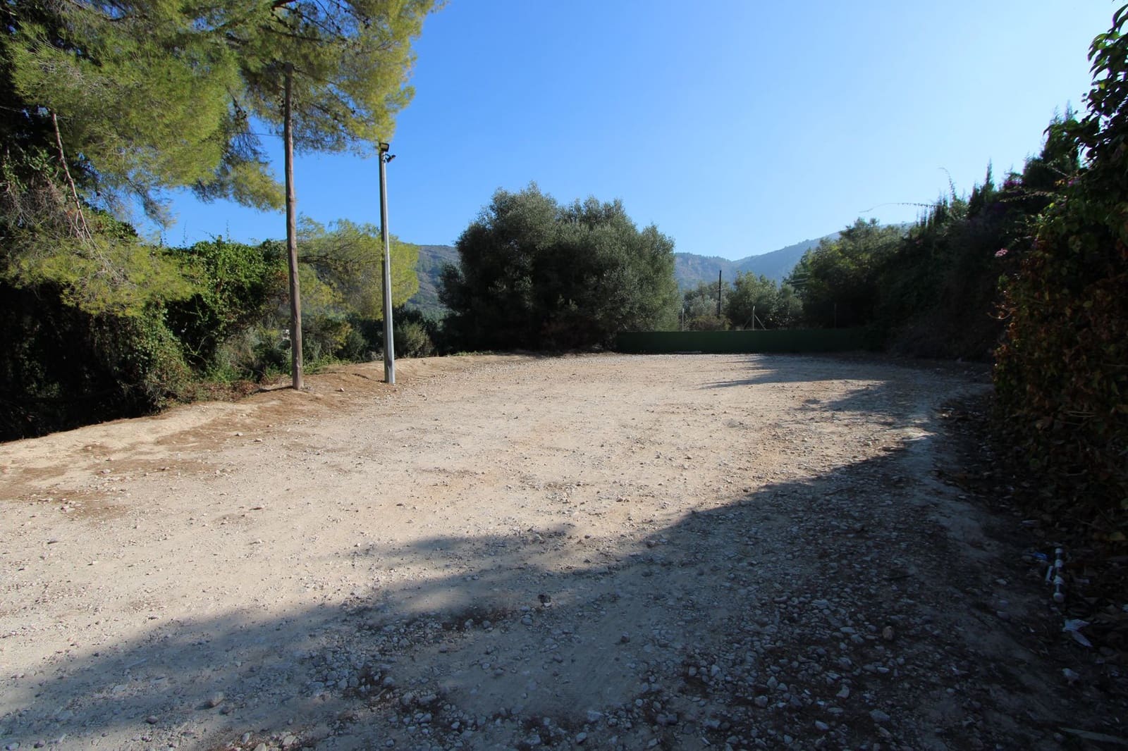 Comercial para venda em Orba com garagem - 350 000 € (Ref: 7977784)