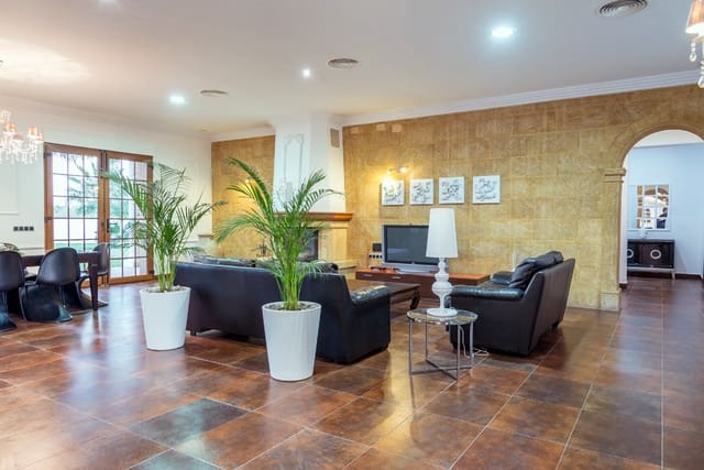 5 quarto Moradia para venda em Dénia com piscina garagem - 1 895 000 € (Ref: 812338)