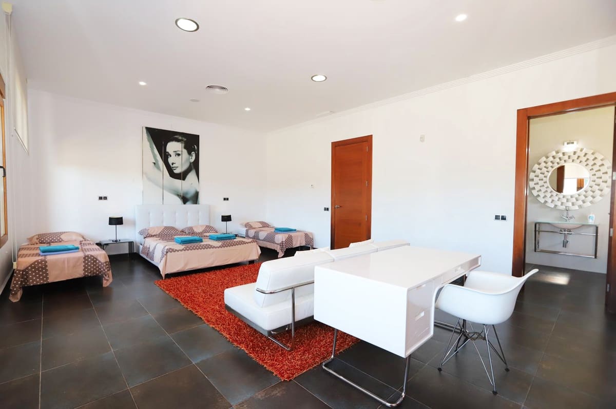 5 quarto Moradia para venda em Denia com piscina garagem - 1 895 000 € (Ref: 812338)