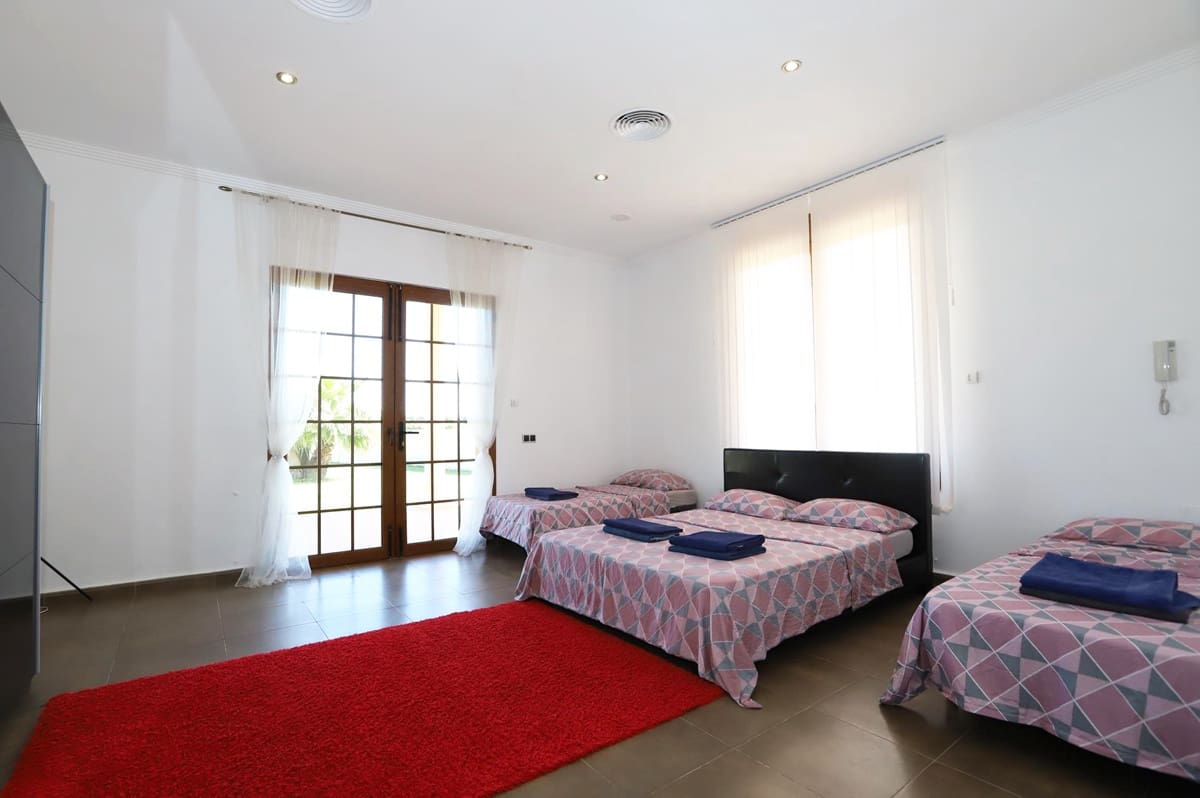 5 quarto Moradia para venda em Denia com piscina garagem - 1 895 000 € (Ref: 812338)