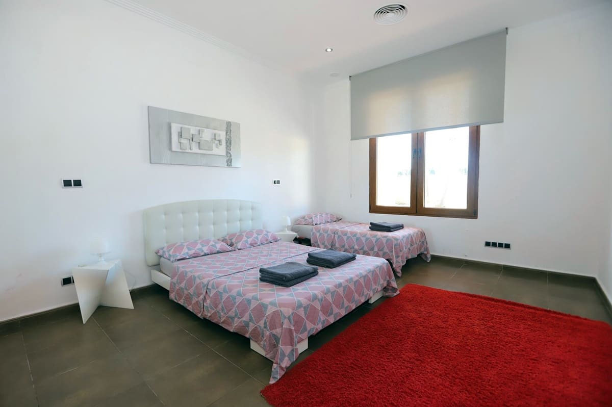 5 quarto Moradia para venda em Denia com piscina garagem - 1 895 000 € (Ref: 812338)