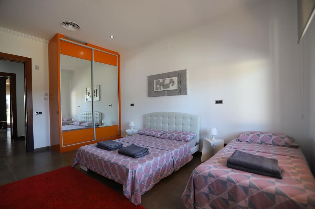 5 quarto Moradia para venda em Denia com piscina garagem - 1 895 000 € (Ref: 812338)