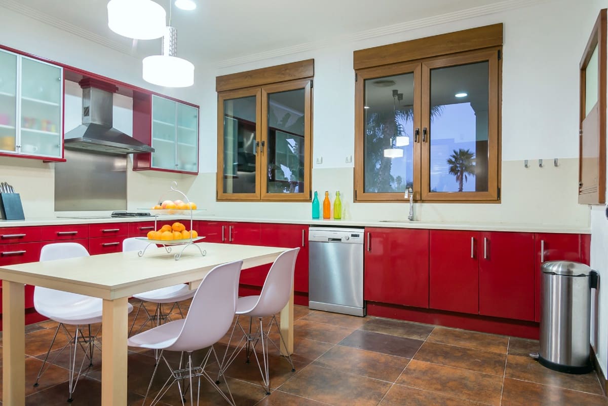 5 quarto Moradia para venda em Denia com piscina garagem - 1 895 000 € (Ref: 812338)