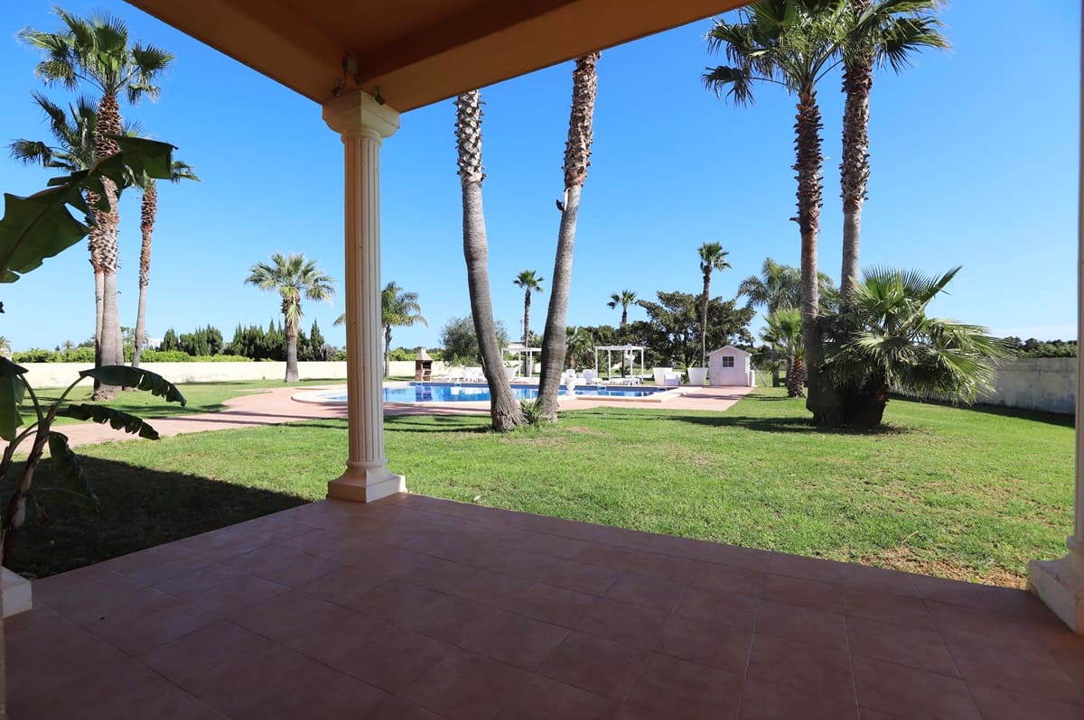 5 quarto Moradia para venda em Denia com piscina garagem - 1 895 000 € (Ref: 812338)