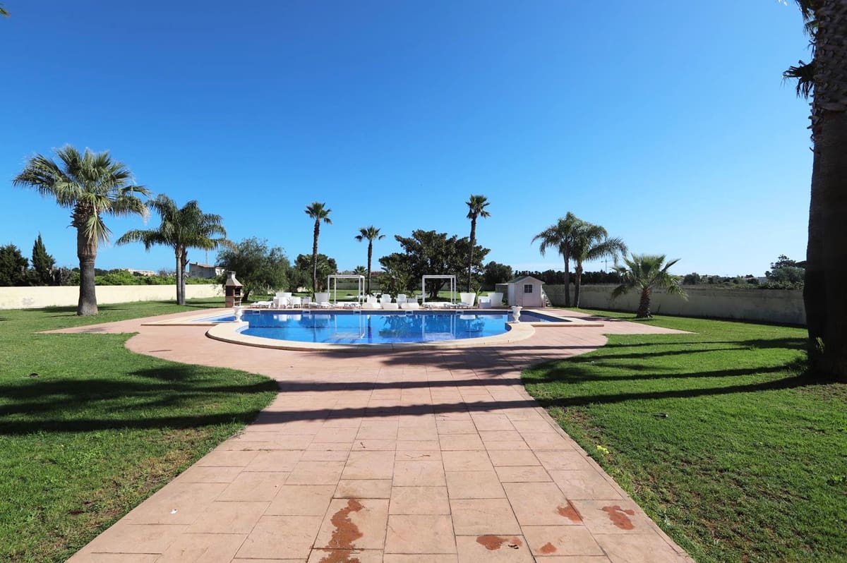 5 quarto Moradia para venda em Denia com piscina garagem - 1 895 000 € (Ref: 812338)