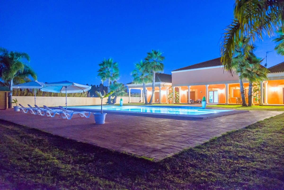 5 quarto Moradia para venda em Denia com piscina garagem - 1 895 000 € (Ref: 812338)