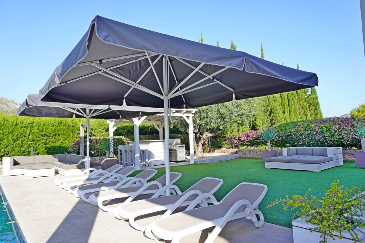 5 soveværelse Villa til salg i Monte Pego med swimmingpool garage - € 825.000 (Ref: 8125303)