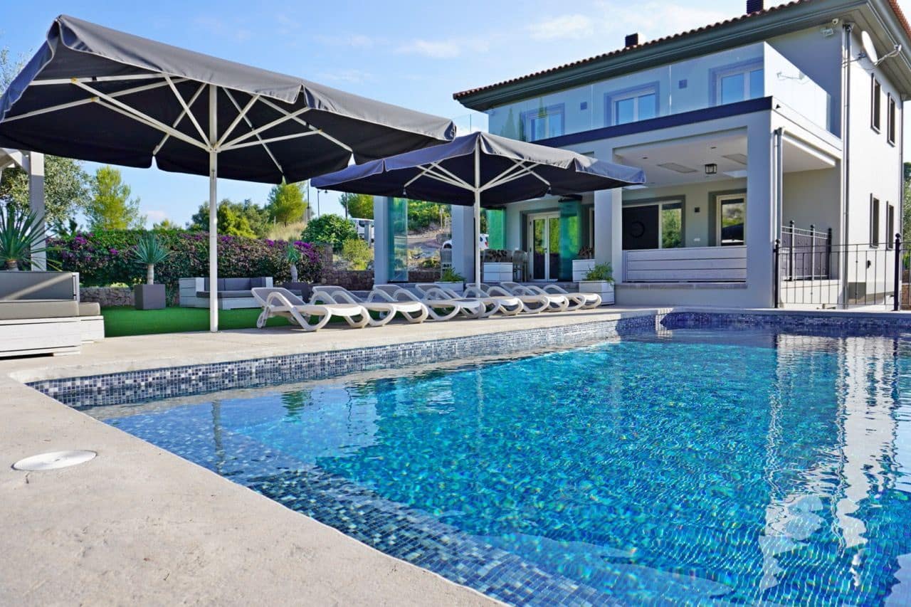 5 soveværelse Villa til salg i Monte Pego med swimmingpool garage - € 825.000 (Ref: 8125303)