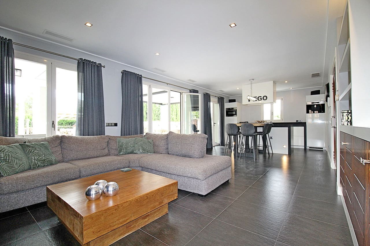 5 soveværelse Villa til salg i Monte Pego med swimmingpool garage - € 825.000 (Ref: 8125303)