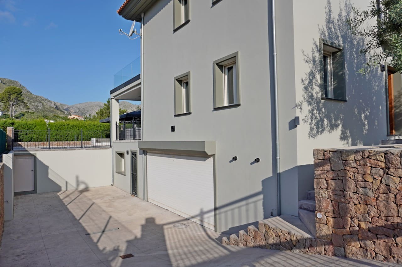 5 soveværelse Villa til salg i Monte Pego med swimmingpool garage - € 825.000 (Ref: 8125303)