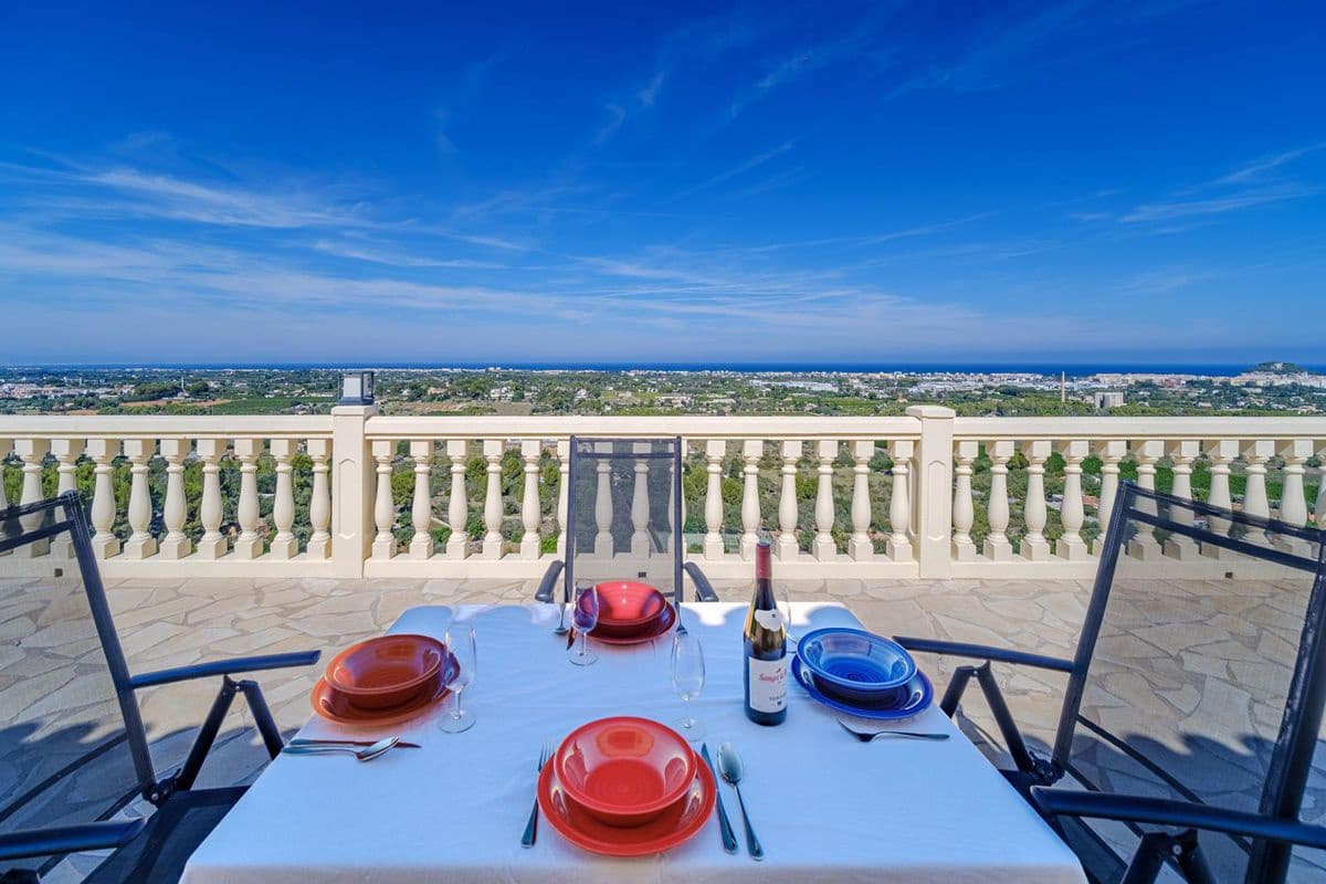 3 sypialnia Willa na sprzedaż w Denia z basenem garażem - 750 000 € (Ref: 8205233)