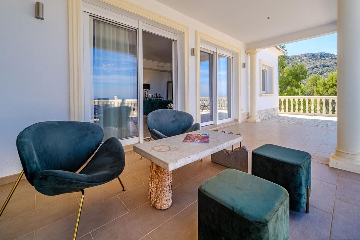 3 sypialnia Willa na sprzedaż w Denia z basenem garażem - 750 000 € (Ref: 8205233)