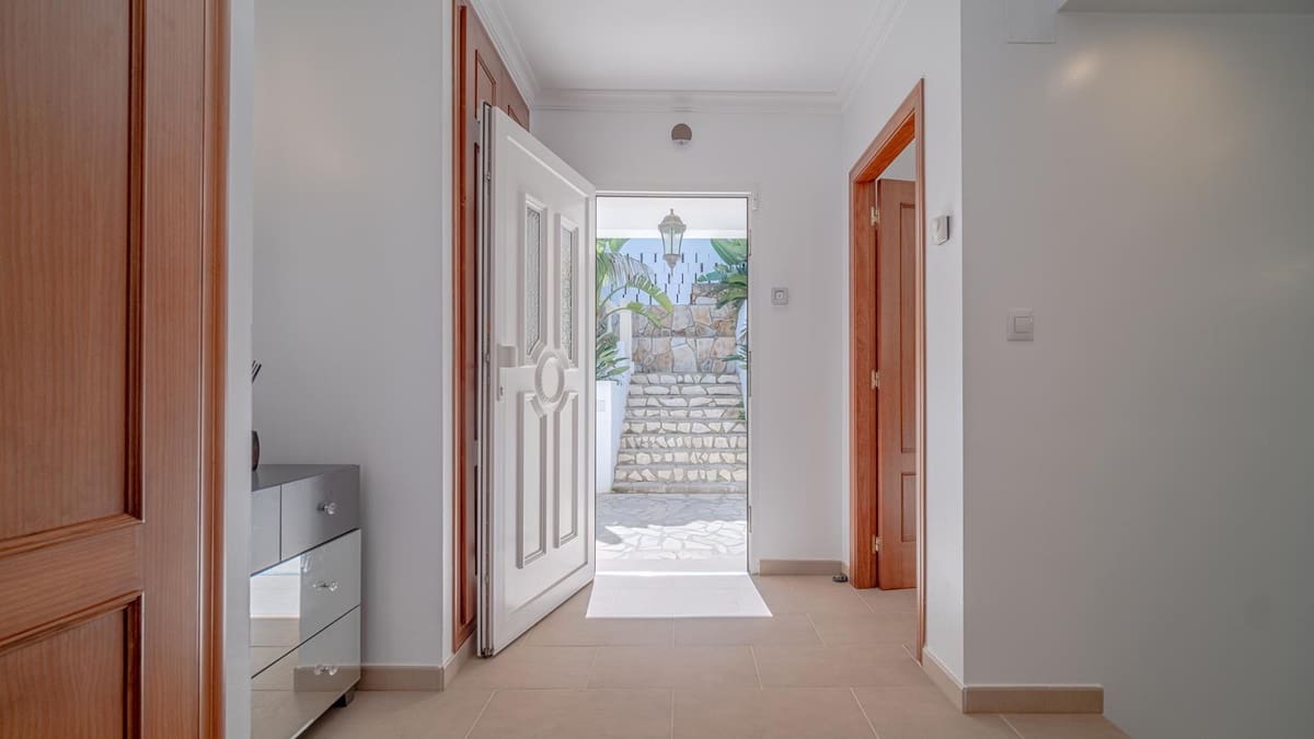 3 sypialnia Willa na sprzedaż w Denia z basenem garażem - 750 000 € (Ref: 8205233)