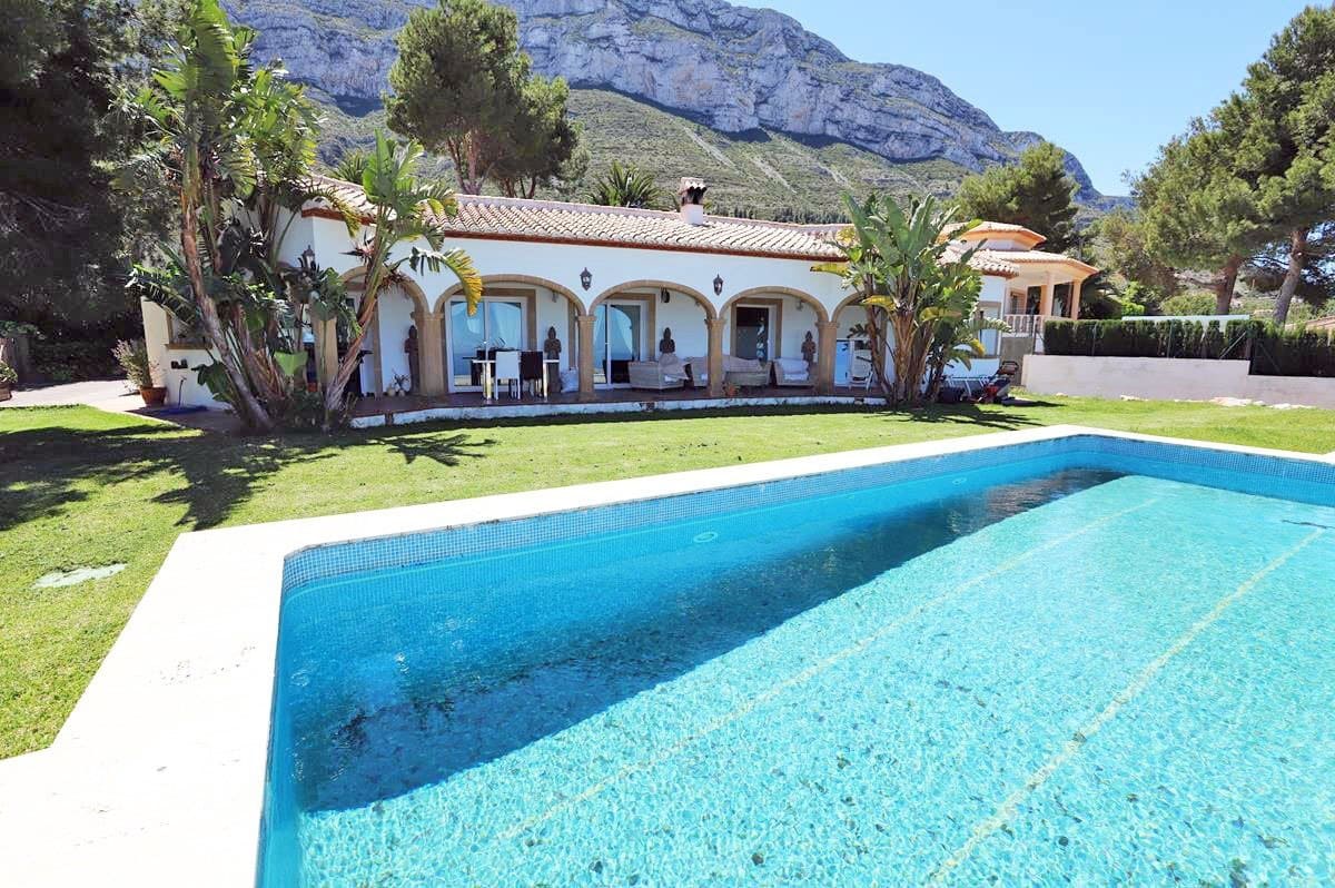 3 Zimmer Villa zu verkaufen in Denia mit Pool Garage - 829.000 € (Ref: 8205240)