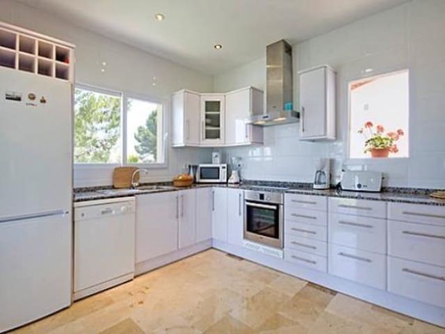 3 Zimmer Villa zu verkaufen in El Montgó, Dénia mit Pool Garage - 829.000 € (Ref: 8205240)