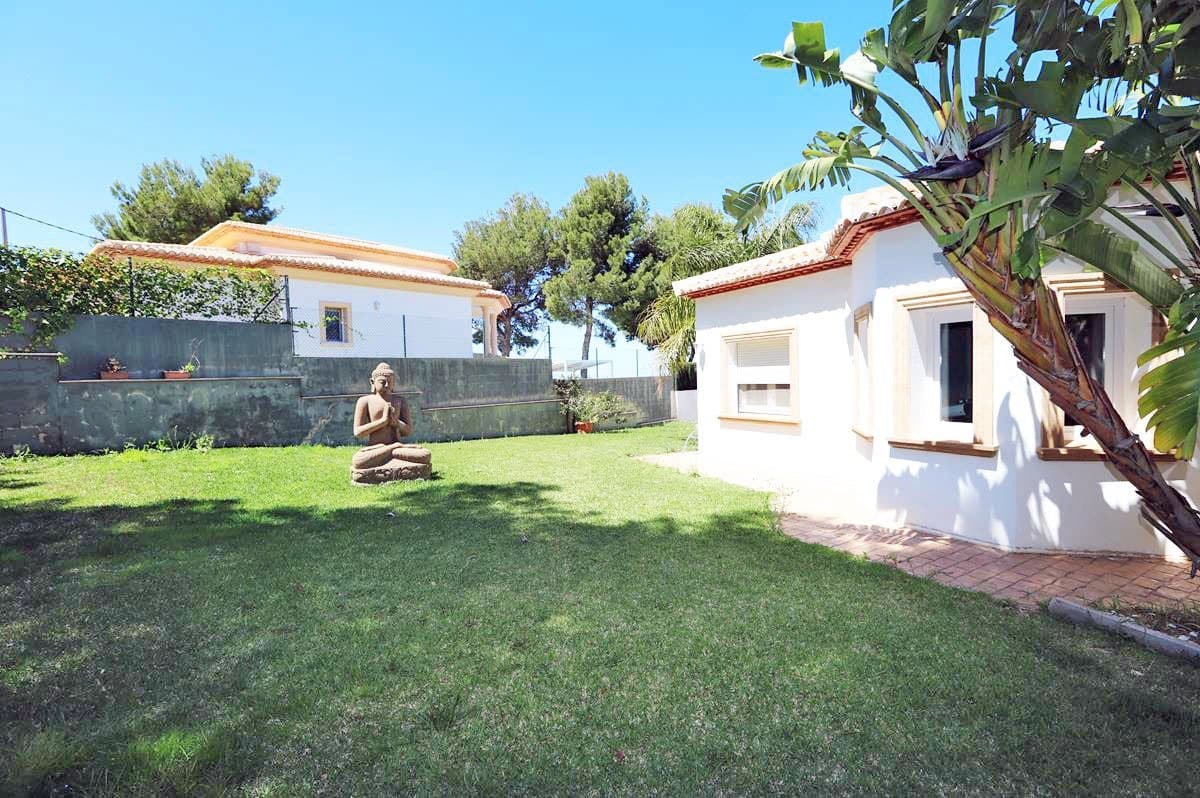 3 Zimmer Villa zu verkaufen in Denia mit Pool Garage - 829.000 € (Ref: 8205240)