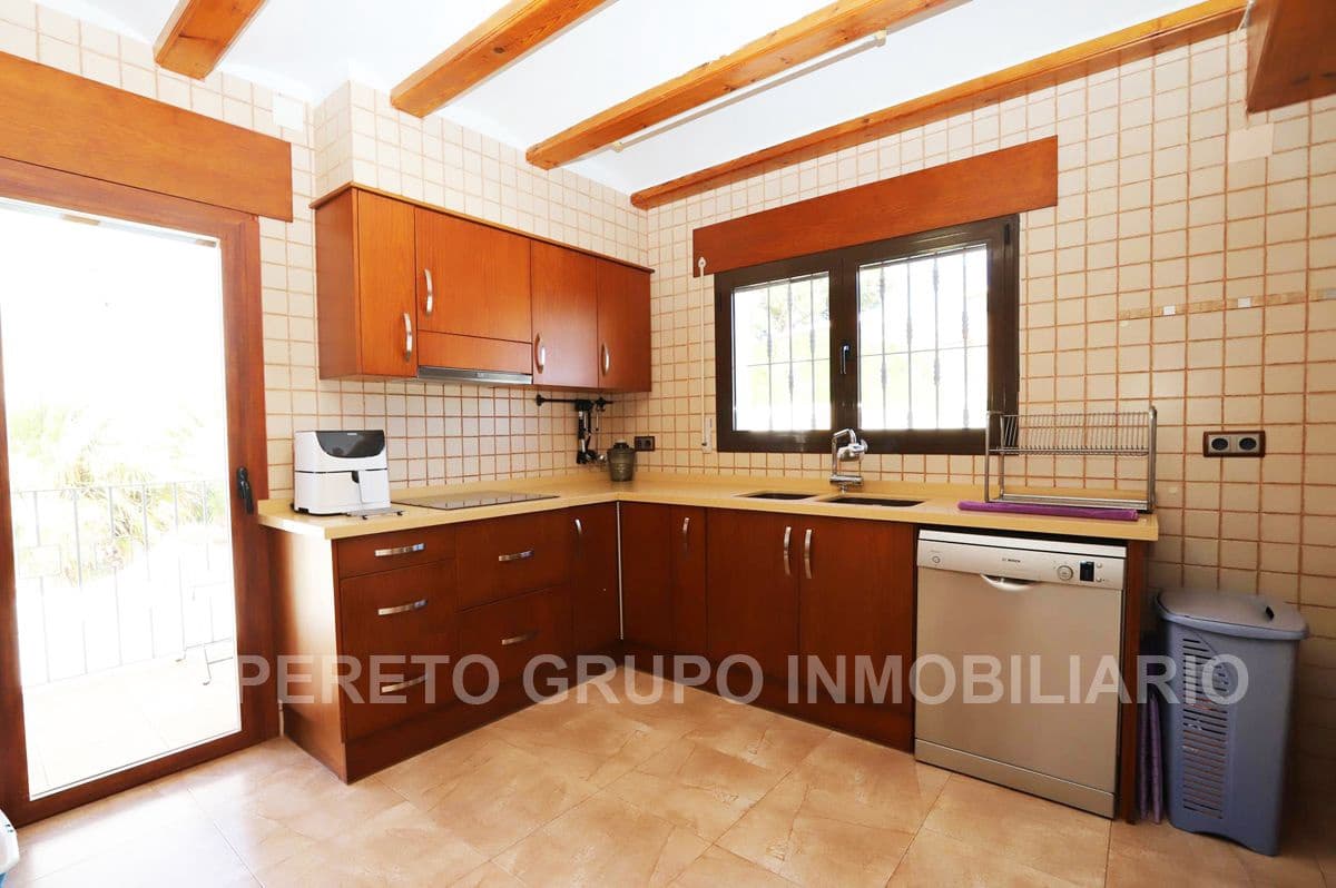 Chalet de 4 habitaciones en Dénia en venta con piscina garaje - 699.000 € (Ref: 8287909)