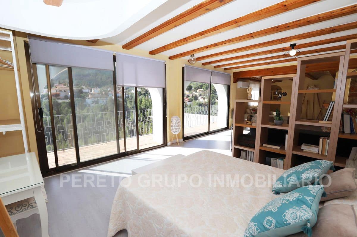 Chalet de 4 habitaciones en Dénia en venta con piscina garaje - 699.000 € (Ref: 8287909)