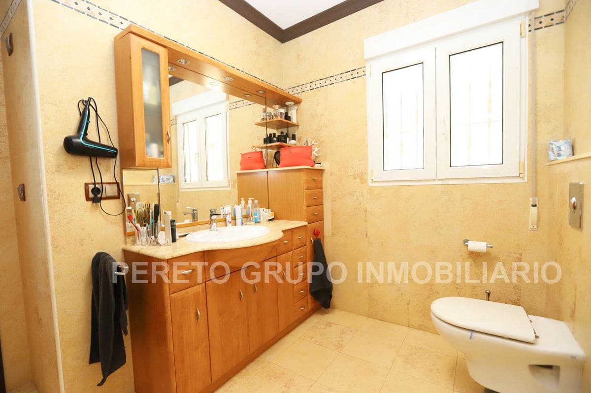 Chalet de 4 habitaciones en Dénia en venta con piscina garaje - 699.000 € (Ref: 8287909)