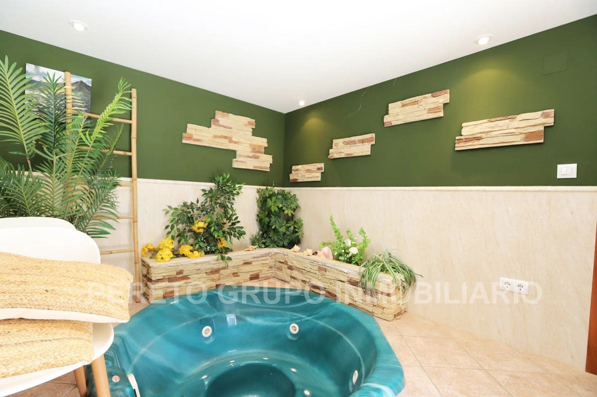 Chalet de 4 habitaciones en Dénia en venta con piscina garaje - 699.000 € (Ref: 8287909)