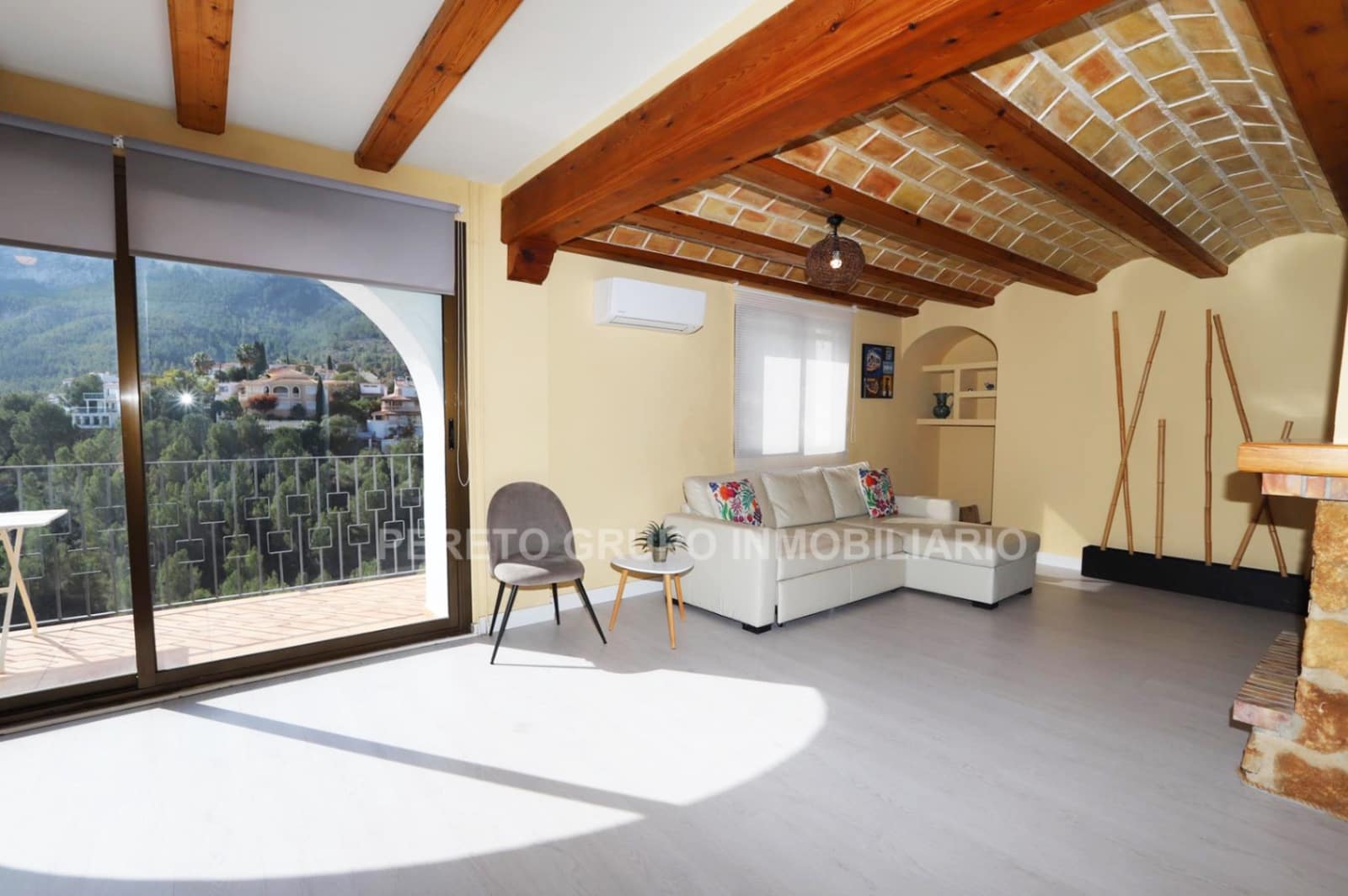 Chalet de 4 habitaciones en Dénia en venta con piscina garaje - 699.000 € (Ref: 8287909)