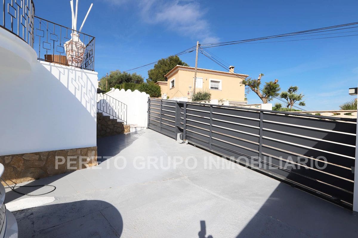 Chalet de 4 habitaciones en Dénia en venta con piscina garaje - 699.000 € (Ref: 8287909)