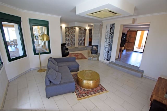 6 Zimmer Villa zu verkaufen in La Sella mit Garage - 875.000 € (Ref: 8287912)