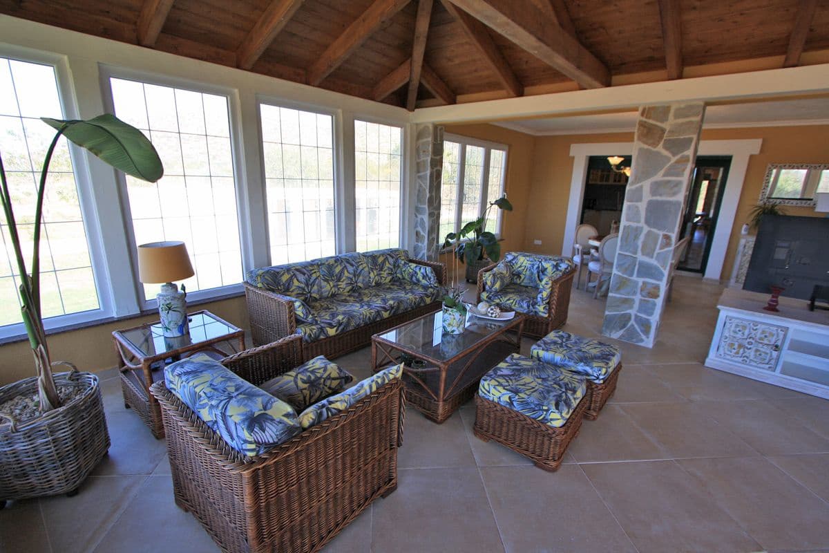 6 makuuhuone Huvila myytävänä paikassa La Sella mukana 
autotalli - 875 000 € (Ref: 8287912)