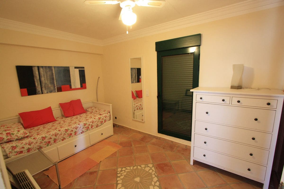 6 makuuhuone Huvila myytävänä paikassa La Sella mukana 
autotalli - 875 000 € (Ref: 8287912)