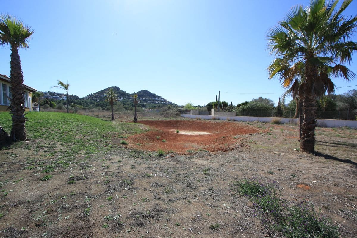 6 makuuhuone Huvila myytävänä paikassa La Sella mukana 
autotalli - 875 000 € (Ref: 8287912)