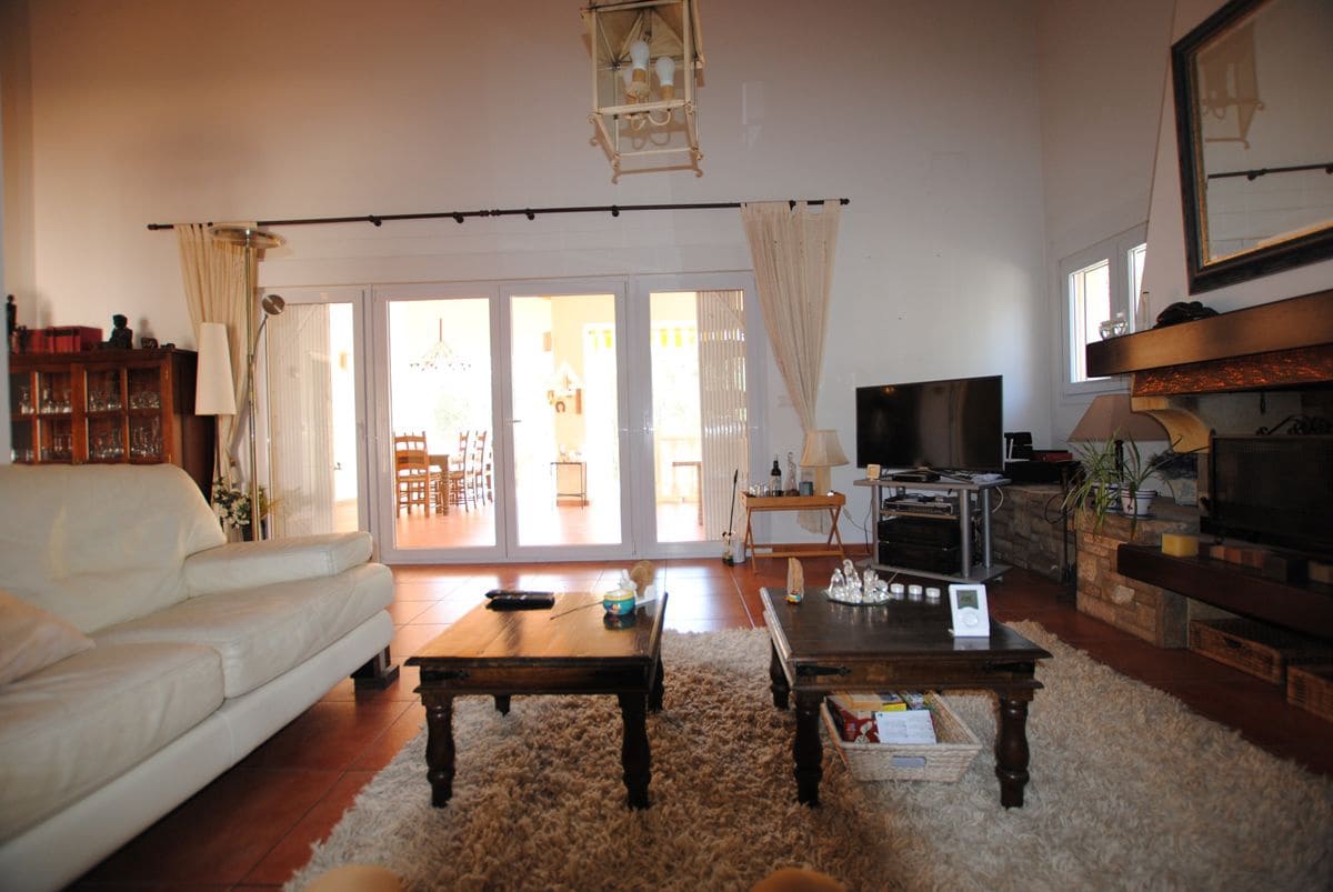 3 Zimmer Villa zu verkaufen in Orba mit Pool Garage - 580.000 € (Ref: 8364376)