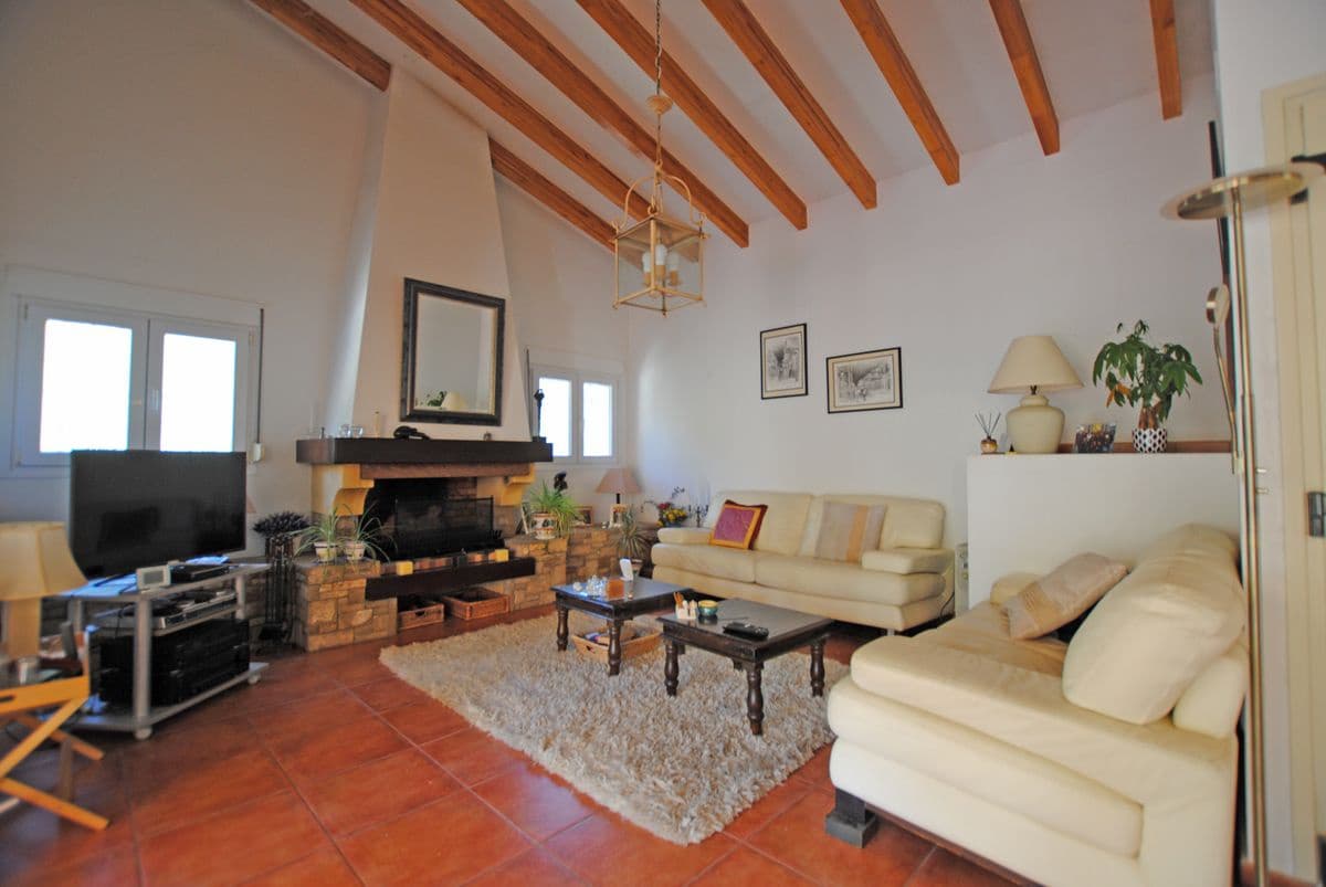 3 Zimmer Villa zu verkaufen in Orba mit Pool Garage - 580.000 € (Ref: 8364376)