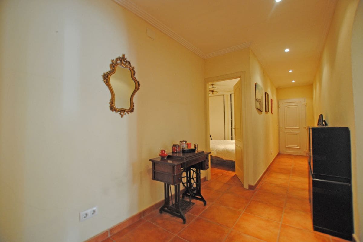 3 Zimmer Villa zu verkaufen in Orba mit Pool Garage - 580.000 € (Ref: 8364376)