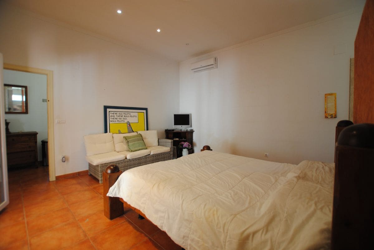 3 Zimmer Villa zu verkaufen in Orba mit Pool Garage - 580.000 € (Ref: 8364376)