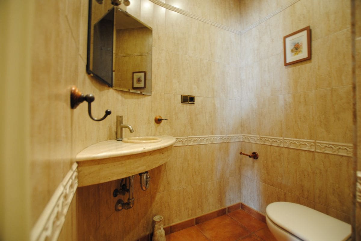 3 Zimmer Villa zu verkaufen in Orba mit Pool Garage - 580.000 € (Ref: 8364376)