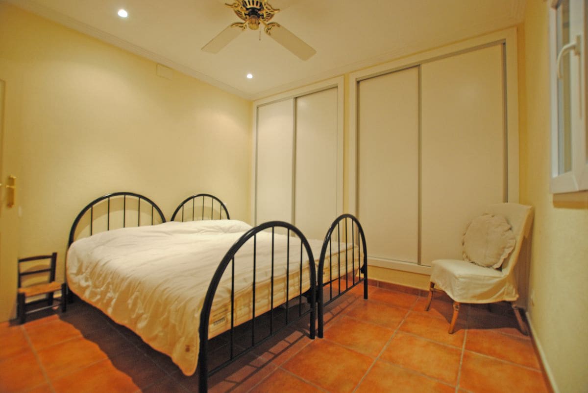 3 Zimmer Villa zu verkaufen in Orba mit Pool Garage - 580.000 € (Ref: 8364376)