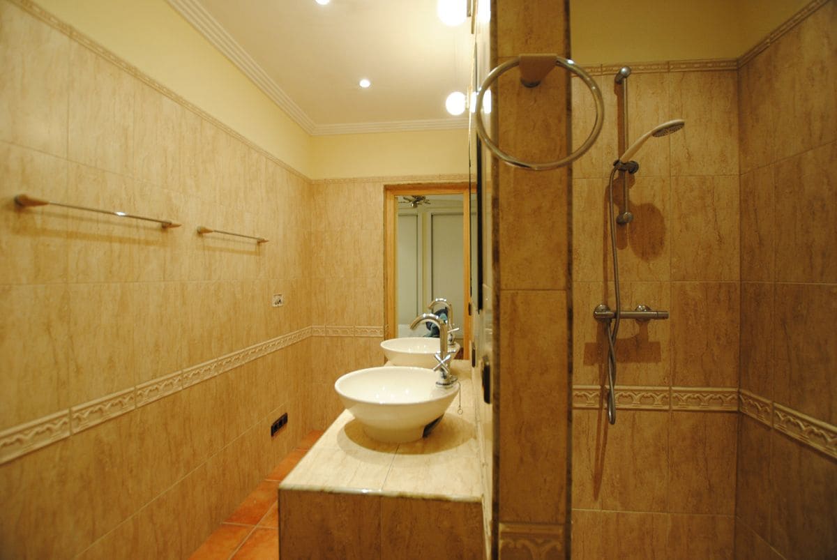 3 Zimmer Villa zu verkaufen in Orba mit Pool Garage - 580.000 € (Ref: 8364376)