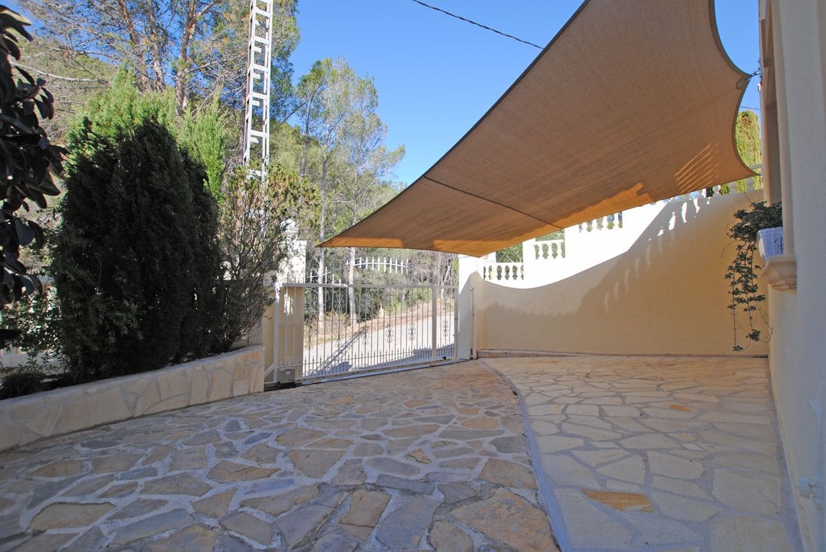 3 Zimmer Villa zu verkaufen in Orba mit Pool Garage - 580.000 € (Ref: 8364376)