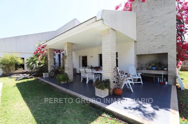 Chalet de 4 habitaciones en Dénia en venta con piscina garaje - 1.190.000 € (Ref: 8416732)