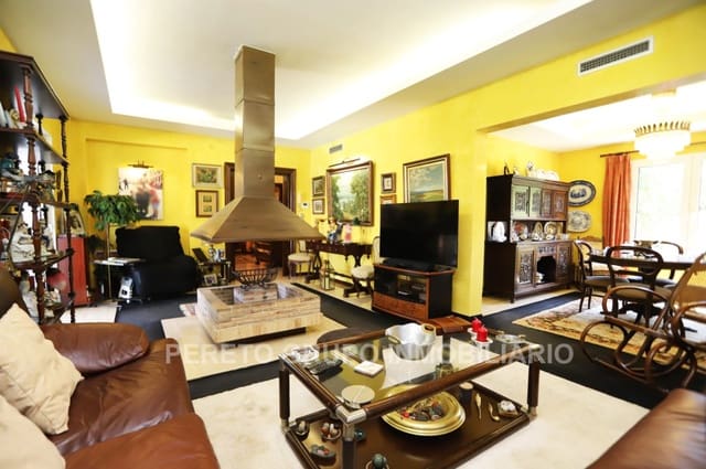 Chalet de 4 habitaciones en Dénia en venta con piscina garaje - 1.190.000 € (Ref: 8416732)