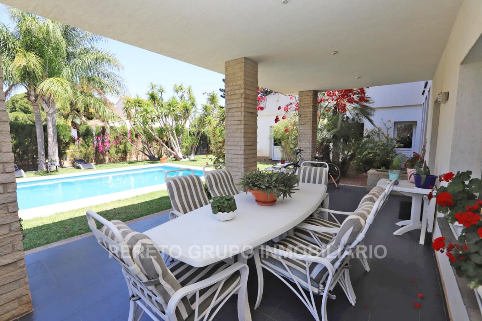 Chalet de 4 habitaciones en Dénia en venta con piscina garaje - 1.190.000 € (Ref: 8416732)