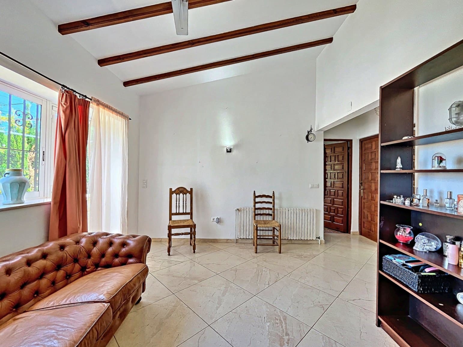 8 bedroom Villa for sale in Denia with pool garage - € 749,000 (Ref: 8494332)