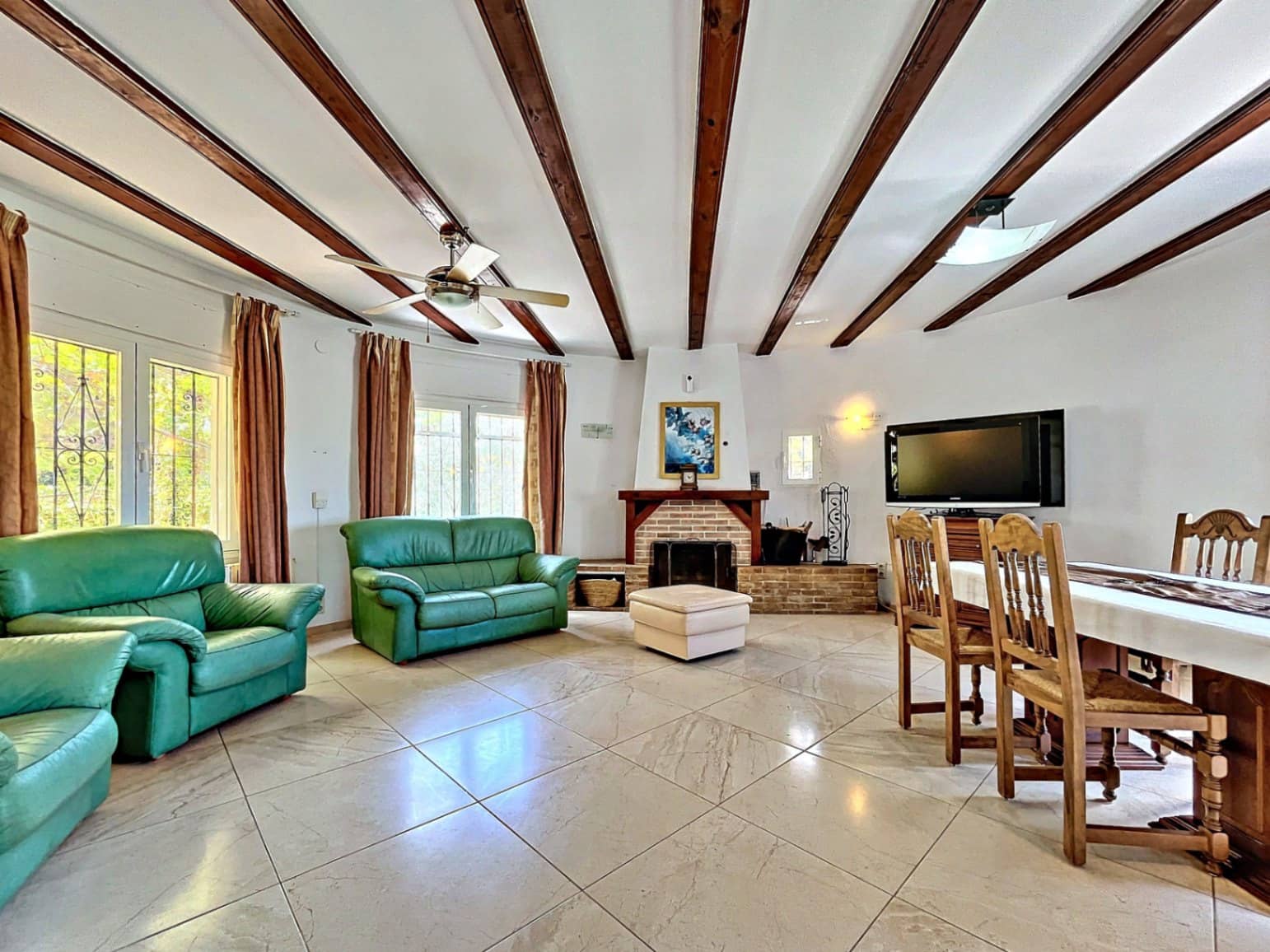 8 bedroom Villa for sale in Denia with pool garage - € 749,000 (Ref: 8494332)