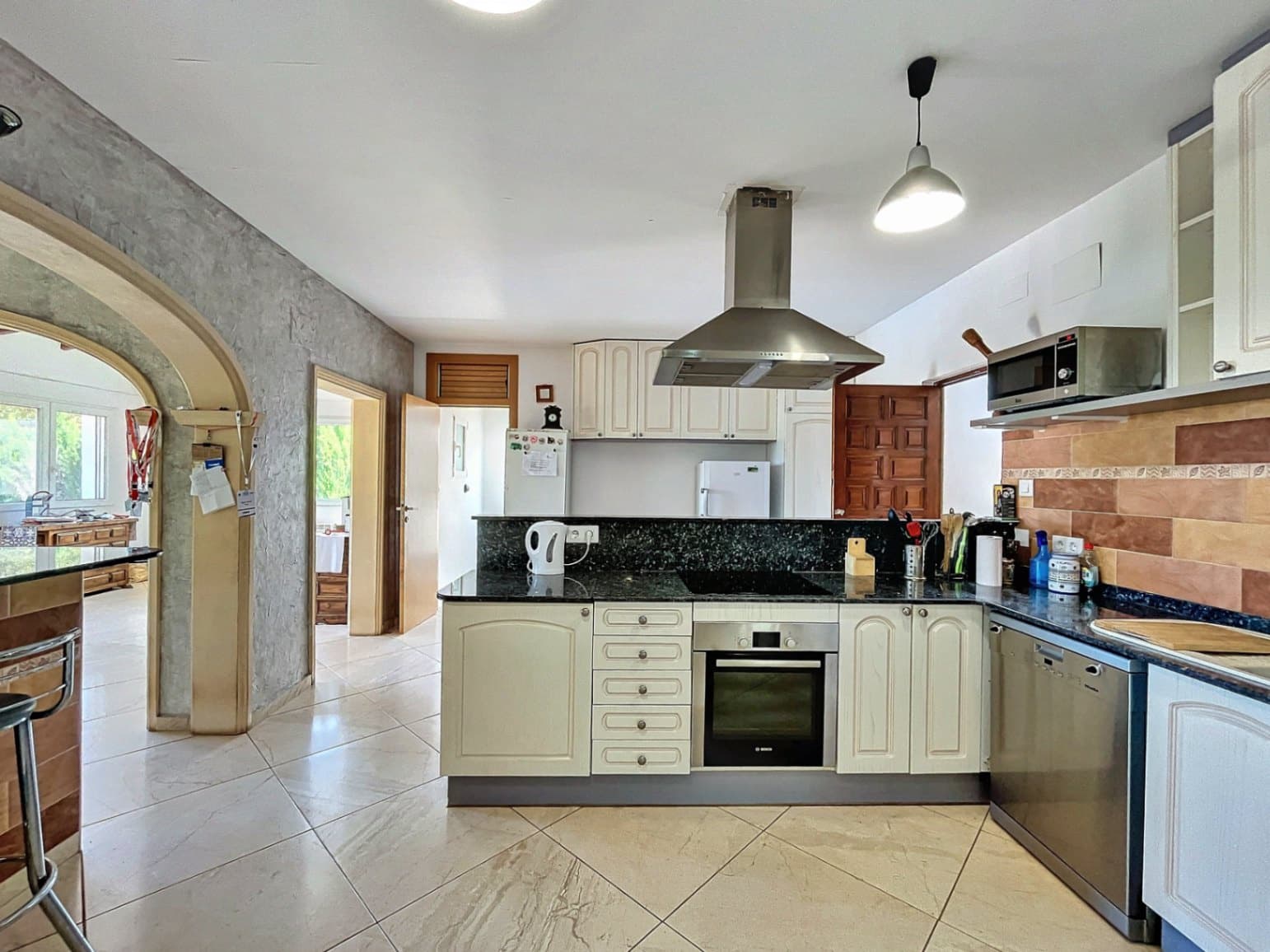 8 bedroom Villa for sale in Denia with pool garage - € 749,000 (Ref: 8494332)